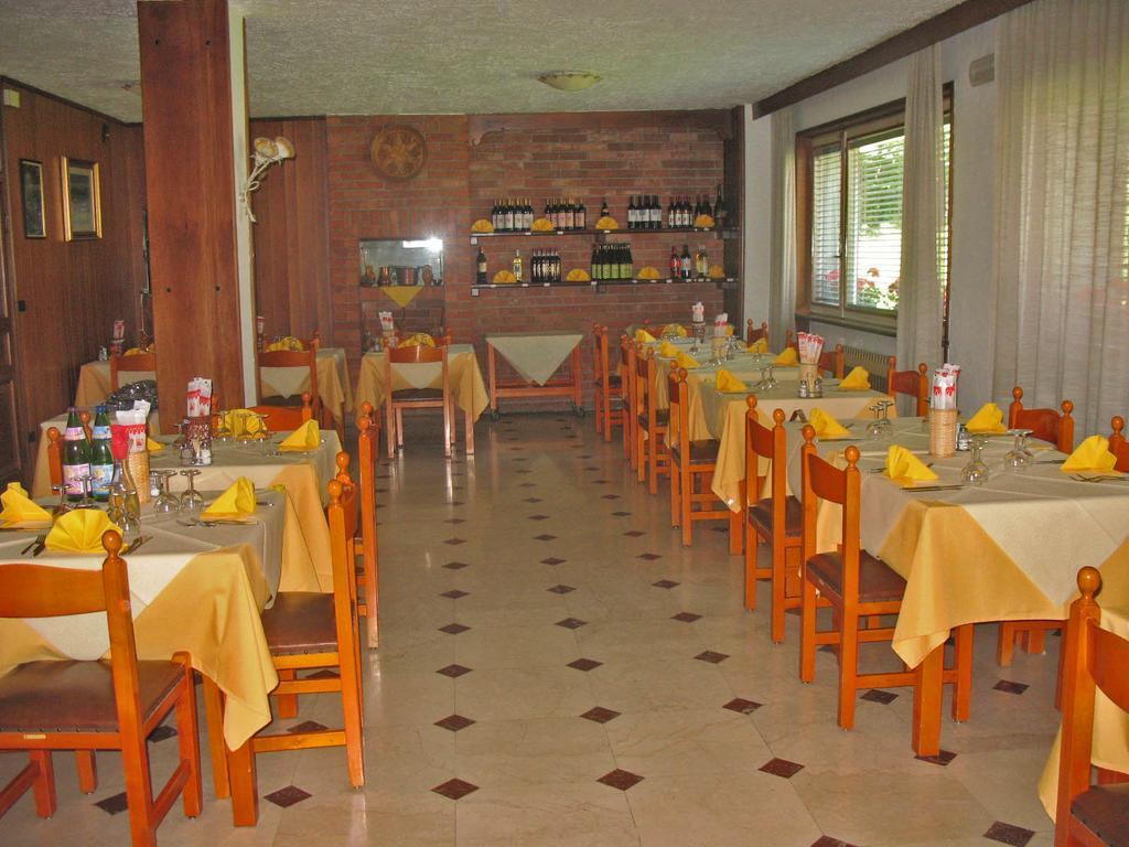 Antey-Saint-André Albergo La Grolla מראה חיצוני תמונה